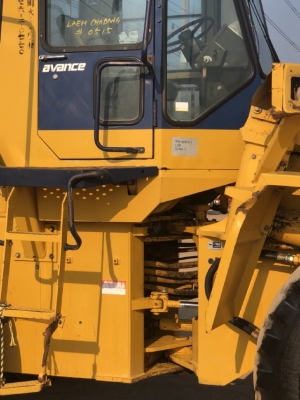 ขายรถตักล้อยาง KOMATSU WA300-1 นำเข้าเองจากญี่ปุ่น สภาพสวยพร้อมใช้ มีVDOการทำงานครับ ขายรถตักล้อยาง KOMATSU WA300-1 นำเข้าเองจากญี่ปุ่น สภาพสวยพร้อมใช้ มีVDOการทำงานครับ