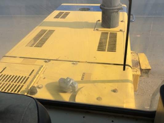 ขายรถตักล้อยาง KOMATSU WA300-1 นำเข้าเองจากญี่ปุ่น สภาพสวยพร้อมใช้ มีVDOการทำงานครับ ขายรถตักล้อยาง KOMATSU WA300-1 นำเข้าเองจากญี่ปุ่น สภาพสวยพร้อมใช้ มีVDOการทำงานครับ