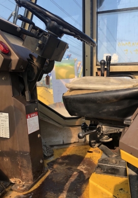 ขายรถตักล้อยาง KOMATSU WA300-1 นำเข้าเองจากญี่ปุ่น สภาพสวยพร้อมใช้ มีVDOการทำงานครับ ขายรถตักล้อยาง KOMATSU WA300-1 นำเข้าเองจากญี่ปุ่น สภาพสวยพร้อมใช้ มีVDOการทำงานครับ