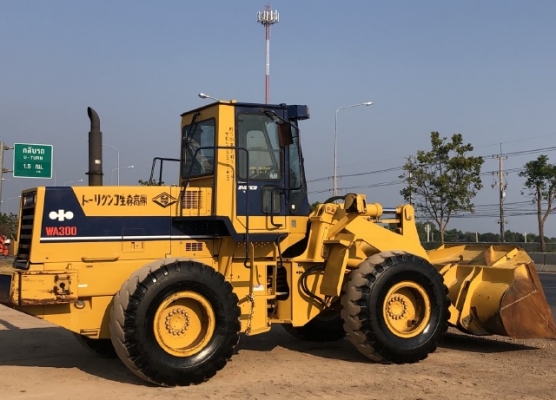 ขายรถตักล้อยาง KOMATSU WA300-1 นำเข้าเองจากญี่ปุ่น สภาพสวยพร้อมใช้ มีVDOการทำงานครับ ขายรถตักล้อยาง KOMATSU WA300-1 นำเข้าเองจากญี่ปุ่น สภาพสวยพร้อมใช้ มีVDOการทำงานครับ