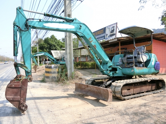 KOMATSU 40-7 ขนาดPC-40 <มีVDOให้ชม>รถเก่านอกมีเอกสารอินวอย☎️ติดต่อ 085-5632278 <ราคาต่อรองได้>