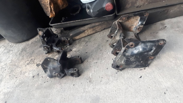 ขายตุ๊กตาหน้า หลัง ของ isuzu deca ทั้งชุด