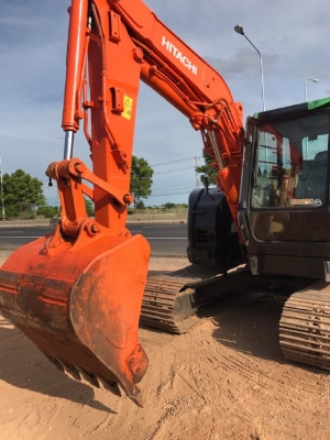 ขายรถขุด HITACHI ZX75US-3 ปี 2010 นำเข้าเองจากญี่ปุ่น สภาพสวยพร้อมใช้ มีVDOการทำงานครับ