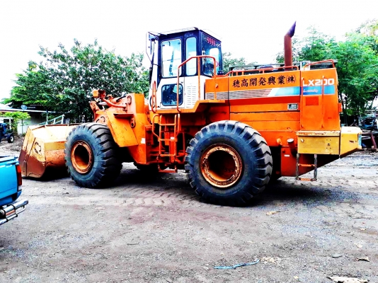 ขายราคาไม่แพง HITACHI LX200 240 hp (179 kw) เทียบเท่ากับ KOMATSU WA430-6 สภาพสวยพร้อมใช้ โทร 084-5424150