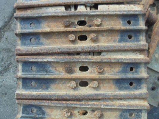 SALE* FROM JAPAN TRACK SHOE โซ่พร้อมแผ่นแทรค สำหรับรถไซค์40, 45 ,50, 55 :จำนวน 37ข้อ /ราคาเพียง:(คู่ละ) 40,000 บาท เท่านั้น!!