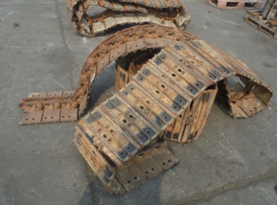 SALE* FROM JAPAN TRACK SHOE โซ่พร้อมแผ่นแทรค สำหรับรถไซค์40, 45 ,50, 55 :จำนวน 37ข้อ /ราคาเพียง:(คู่ละ) 40,000 บาท เท่านั้น!!