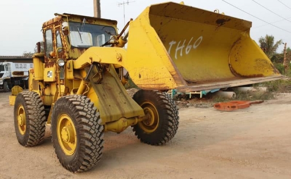 JH65 รถตักล้อยางเอวอ่อน KOMATSU@295,000฿ รถนอกเพิ่งนำเข้ามายังไม่เคยใช้งานในเมืองไทยเลยเครื่องดีเซล6สูบขับ4ล้อตัก2คิวยกสูง3.5เมตร เอกสารอินวอยล์สนใจคลิ๊ก☎081-989-1989 หรั่งครับ