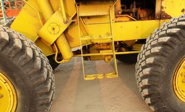 JH65 รถตักล้อยางเอวอ่อน KOMATSU@295,000฿ รถนอกเพิ่งนำเข้ามายังไม่เคยใช้งานในเมืองไทยเลยเครื่องดีเซล6สูบขับ4ล้อตัก2คิวยกสูง3.5เมตร เอกสารอินวอยล์สนใจคลิ๊ก☎081-989-1989 หรั่งครับ