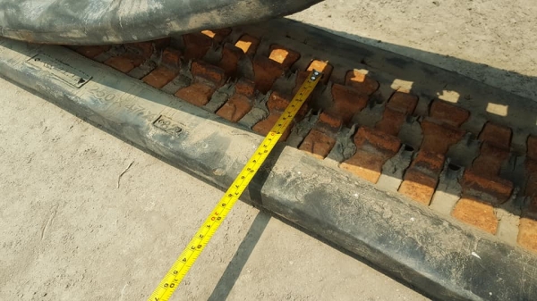 FROM JAPANขายถูกด่วนๆ แทรคยาง สำหรับรถไซค์10 ,15 ,20, 25, 30 /ขนาด 250*4.7*82(ข้อ) /เส้นละ* 6,000 บาท*เท่านั้น!!