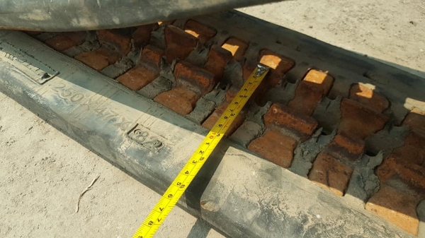 FROM JAPANขายถูกด่วนๆ แทรคยาง สำหรับรถไซค์10 ,15 ,20, 25, 30 /ขนาด 250*4.7*82(ข้อ) /เส้นละ* 6,000 บาท*เท่านั้น!!