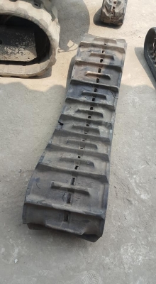 SALE* FROM JAPANแทรคยาง ฟันแหลม /ฟันหมา*สำหรับรถขุด ,รถเกี่ยวข้าว ,รถดันดิน /ขนาด:400*8.0*40(ข้อ) (เส้นละ :4,000 บาท) SALE* FROM JAPANแทรคยาง ฟันแหลม /ฟันหมา*สำหรับรถขุด ,รถเกี่ยวข้าว ,รถดันดิน /ขนาด:400*8.0*40(ข้อ) (เส้นละ :4,000 บาท)