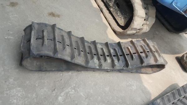 SALE* FROM JAPANแทรคยาง ฟันแหลม /ฟันหมา*สำหรับรถขุด ,รถเกี่ยวข้าว ,รถดันดิน /ขนาด:400*8.0*40(ข้อ) (เส้นละ :4,000 บาท) SALE* FROM JAPANแทรคยาง ฟันแหลม /ฟันหมา*สำหรับรถขุด ,รถเกี่ยวข้าว ,รถดันดิน /ขนาด:400*8.0*40(ข้อ) (เส้นละ :4,000 บาท)