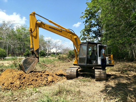 มี VDO ให้ชม.KOMATSU PC120-3 ราคา 300000