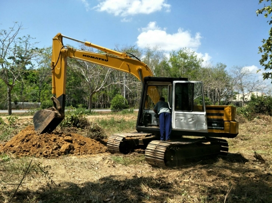 มี VDO ให้ชม.KOMATSU PC120-3 ราคา 300000