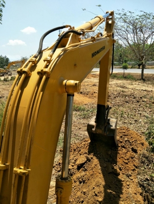 มี VDO ให้ชม.KOMATSU PC120-3 ราคา 300000