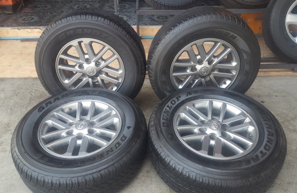 ขายล้อ Toyota Fortuner ขอบ17 ยางปี18  4 ล้อ