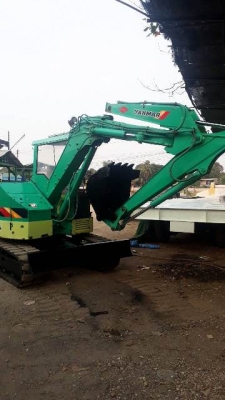 ขายรถขุด yanmar B5-2 เครื่อง 4 สูบ สภาพดี ขายรถขุด yanmar B5-2 เครื่อง 4 สูบ สภาพดี