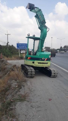 ขายรถขุด yanmar B5-2 เครื่อง 4 สูบ สภาพดี ขายรถขุด yanmar B5-2 เครื่อง 4 สูบ สภาพดี