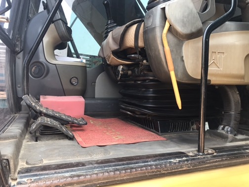 แบคโฮ CAT320D ใช้งาน 16,xxx ชั่วโมง พร้อมใช้งาน เอกสารอินวอยส์ ราคา 1,750,000.- ต่อรอง  สนใจ 092-5852277