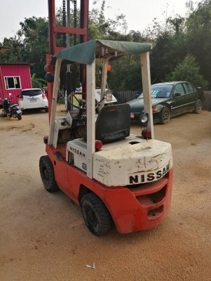 รถยกนิสสัน