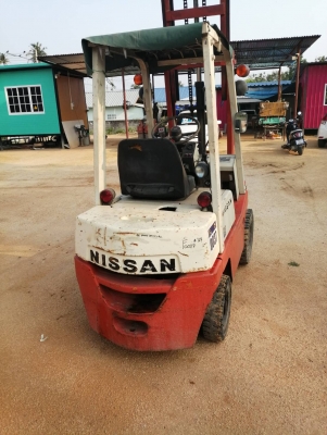 รถยกนิสสัน