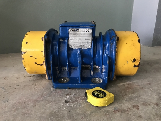 ขายมอเตอร์สั่น-เขย่า Visam 0.55Kw. 380V made in Italy สภาพสวย หมุนนิ่ม สั่นแรง พร้อมใช้งาน