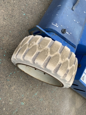 ขายรถกระเช้าไฟฟ้ายกได้สูง 13 ม.สนใจติดต่อ 062-709-1747 ขายรถกระเช้าไฟฟ้ายกได้สูง 13 ม.สนใจติดต่อ 062-709-1747