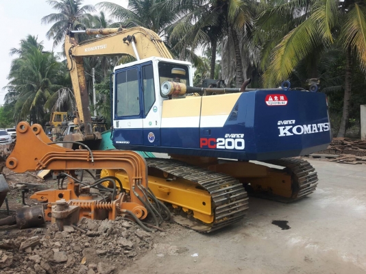 ขายแบคโฮโคมัสสุ PC200-5 มีคอลโทนสั้นกับคอลโทนราคา 550,000 เท่ากัน