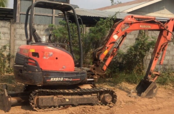 ขายด่วน คูโบต้า KX91-3 S2 พร้อมใช้งานได้เลยครับ รถใช้งานน้อย 3,200 ชม. บอดี้สวยๆเครื่องแรงดีทำงานเร็ว ช่วงล่างแน่นพร้อมทำงาน ราคาต่อรองได้ครับ