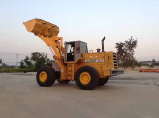 รถตักล้อยาง TCM 870-2