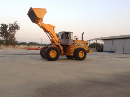 รถตักล้อยาง TCM 870-2