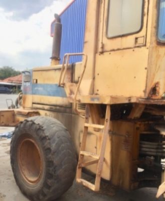 KOMATSU WA 200-1 รถตักล้อยาง เอวอ่อน รถบอดี้สวยๆเดิมๆพร้อมใช้งาน เครื่องปั๊มแรงดีแห้งดีทำงานได้เร็ว เอกสารอินวอย ราคาต่อรองได้ครับ