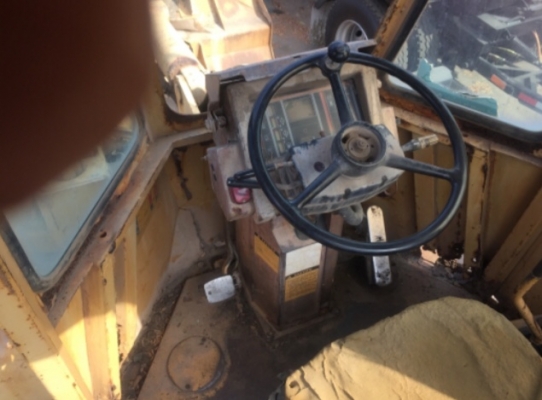 KOMATSU WA 200-1 รถตักล้อยาง เอวอ่อน รถบอดี้สวยๆเดิมๆพร้อมใช้งาน เครื่องปั๊มแรงดีแห้งดีทำงานได้เร็ว เอกสารอินวอย ราคาต่อรองได้ครับ