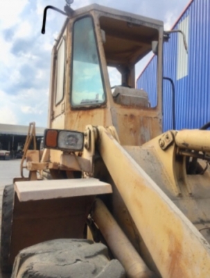 KOMATSU WA 200-1 รถตักล้อยาง เอวอ่อน รถบอดี้สวยๆเดิมๆพร้อมใช้งาน เครื่องปั๊มแรงดีแห้งดีทำงานได้เร็ว เอกสารอินวอย ราคาต่อรองได้ครับ