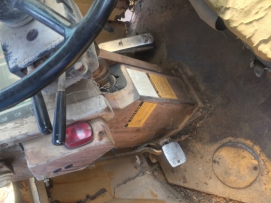 KOMATSU WA 200-1 รถตักล้อยาง เอวอ่อน รถบอดี้สวยๆเดิมๆพร้อมใช้งาน เครื่องปั๊มแรงดีแห้งดีทำงานได้เร็ว เอกสารอินวอย ราคาต่อรองได้ครับ