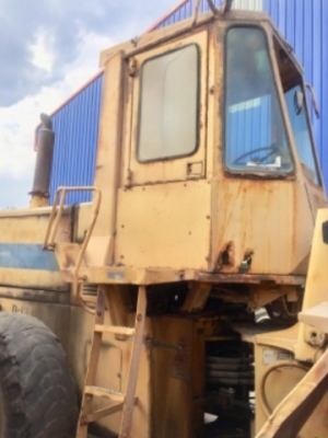 KOMATSU WA 200-1 รถตักล้อยาง เอวอ่อน รถบอดี้สวยๆเดิมๆพร้อมใช้งาน เครื่องปั๊มแรงดีแห้งดีทำงานได้เร็ว เอกสารอินวอย ราคาต่อรองได้ครับ