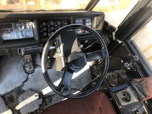 ขายรถตักล้อยาง TCM 865-2 (4,XXX ชั่วโมง) นำเข้าเองจากญี่ปุ่น สภาพสวยพร้อมใช้ มีVDOการทำงานครับ