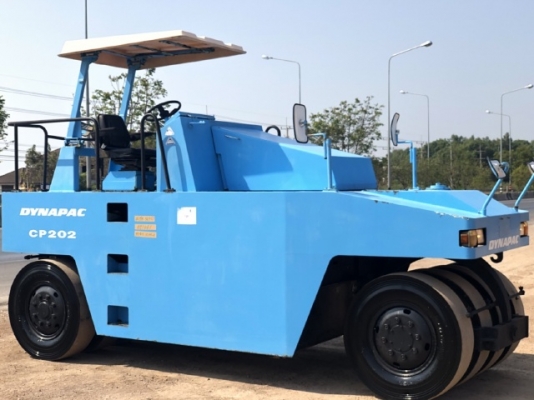 ขายรถบด 9 ล้อ DYNAPAC CP202 ปี 2000 นำเข้าเองจากญี่ปุ่น สภาพสวยพร้อมใช้ มีVDOการทำงานครับ