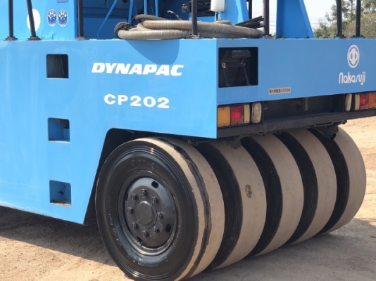ขายรถบด 9 ล้อ DYNAPAC CP202 ปี 2000 นำเข้าเองจากญี่ปุ่น สภาพสวยพร้อมใช้ มีVDOการทำงานครับ