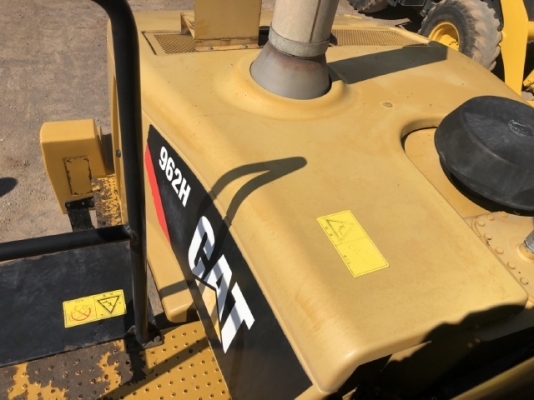 ขายรถตักล้อยาง CAT 962H นำเข้าเองจากญี่ปุ่น สภาพสวยพร้อมใช้ มีVDOการทำงานครับ