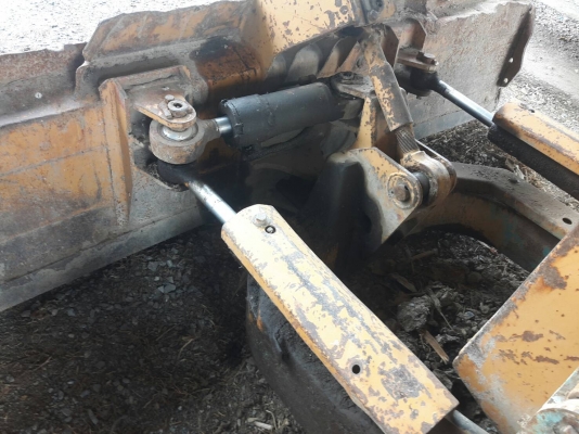 ขายแทรคเตอร์โคมัสสุ D20P-5 ใบมีดสไลได้6ทิศทาง