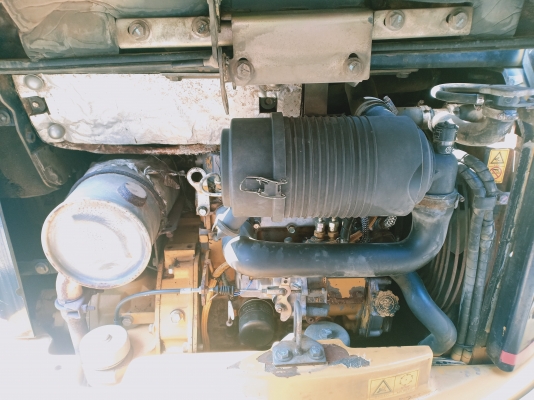 ขายจ้า. CATERPILLAR 303CCR เก่านอกแท้  เดิมๆๆ มีลายแย๊ก สภาพสวย พร้อมใช้  โทร 089-3818694จ๊อย