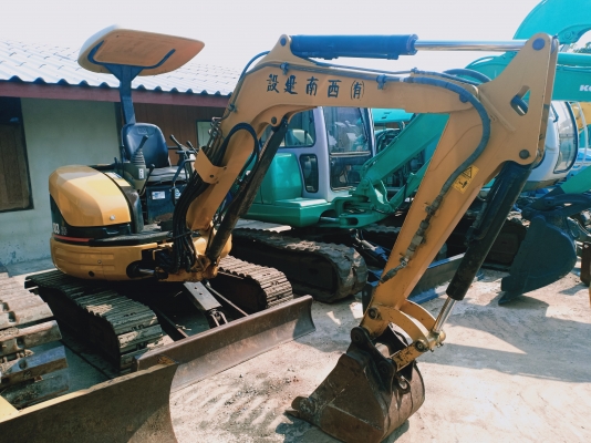 ขายจ้า. CATERPILLAR 303CCR เก่านอกแท้  เดิมๆๆ มีลายแย๊ก สภาพสวย พร้อมใช้  โทร 089-3818694จ๊อย