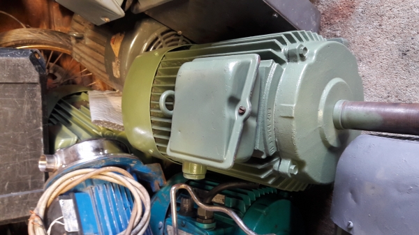 ขาย !! มอเตอร์.VEM.ขนาด15แรง380v.รอบ1400.ของเยอรมัน..พร้อมใช้งาน