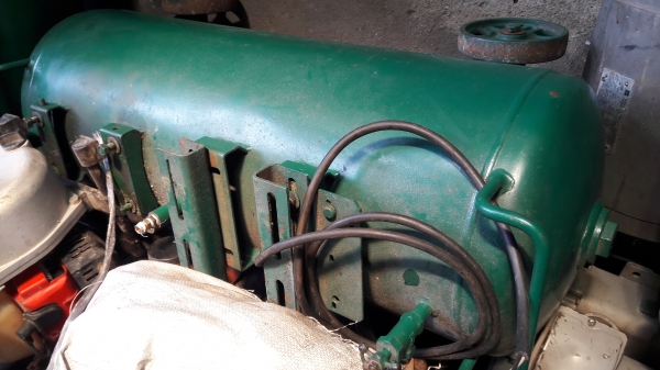 ขาย !! ถังลมเปล่า.ขนาด100ลิตร.ใส่ฮิตาชิ2แรงมา