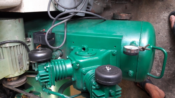 ขาย !! ปั้มลม.ฟูเชง.ขนาด1แรง2สูบ.ถัง96ลิตร.พร้อมใช้งาน ขาย !! ปั้มลม.ฟูเชง.ขนาด1แรง2สูบ.ถัง96ลิตร.พร้อมใช้งาน