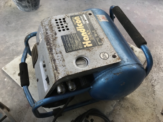 ขายปั๊มลมเครื่องที่ เก่าญี่ปุ่น made in Japan ใช้ไฟ 220V ไฟบ้านได้เลย ขนาด 60-40ลิตร มีสวิทย์ปิด-เปิดการทำงานในตัว สภาพสวย หมุนนิ่ม ให้ลมเร็ว พร้อมใช้งาน ขายปั๊มลมเครื่องที่ เก่าญี่ปุ่น made in Japan ใช้ไฟ 220V ไฟบ้านได้เลย ขนาด 60-40ลิตร มีสวิทย์ปิด-เปิดการทำงานในตัว สภาพสวย หมุนนิ่ม ให้ลมเร็ว พร้อมใช้งาน