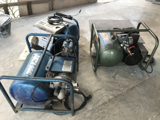 ขายปั๊มลมเครื่องที่ เก่าญี่ปุ่น made in Japan ใช้ไฟ 220V ไฟบ้านได้เลย ขนาด 60-40ลิตร มีสวิทย์ปิด-เปิดการทำงานในตัว สภาพสวย หมุนนิ่ม ให้ลมเร็ว พร้อมใช้งาน