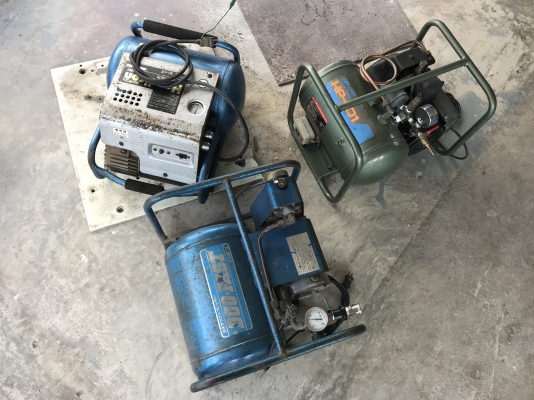 ขายปั๊มลมเครื่องที่ เก่าญี่ปุ่น made in Japan ใช้ไฟ 220V ไฟบ้านได้เลย ขนาด 60-40ลิตร มีสวิทย์ปิด-เปิดการทำงานในตัว สภาพสวย หมุนนิ่ม ให้ลมเร็ว พร้อมใช้งาน ขายปั๊มลมเครื่องที่ เก่าญี่ปุ่น made in Japan ใช้ไฟ 220V ไฟบ้านได้เลย ขนาด 60-40ลิตร มีสวิทย์ปิด-เปิดการทำงานในตัว สภาพสวย หมุนนิ่ม ให้ลมเร็ว พร้อมใช้งาน