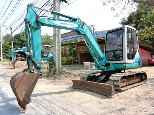 KOMATSU 40-7 ขนาดPC-40 <มีVDOให้ชม>รถเก่านอกมีเอกสารอินวอย☎️ติดต่อ 085-5632278 <ราคาต่อรองได้>